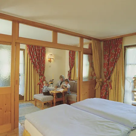 Bauernhofhotel Unterbergerin - Mit Frühstück Und In Gastein Mit Gratis Thermeneintritt Apartment Dorfgastein